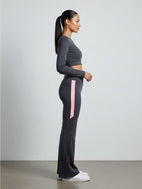 XXI Forever 21 Grey Pink Mesh Flare Yoga Pants Activewear Leggings Size Medium